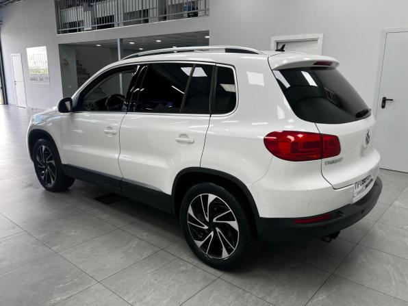 Volkswagen Tiguan I Рестайлинг с пробегом 2012 года, цена 930 000 рублей, 305872 км, внедорожник, Автокод Объявления