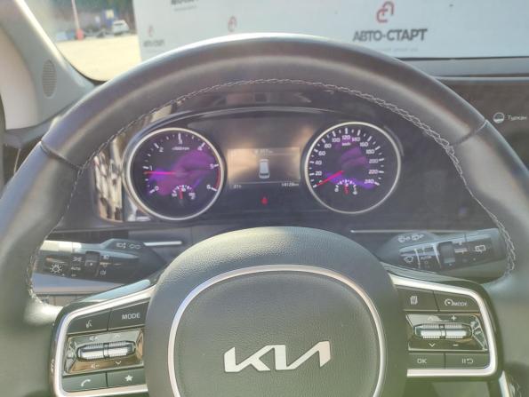 Kia Carnival IV Рестайлинг с пробегом 2023 года, цена 5 550 000 рублей, 14 км, минивэн, Автокод Объявления