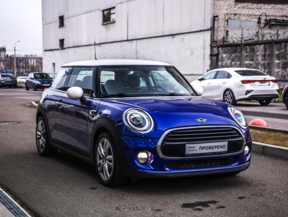 Mini Hatch III (F55/F56) Рестайлинг с пробегом 2018 года, цена 2 129 000 рублей, 60000 км, хэтчбек, Автокод Объявления