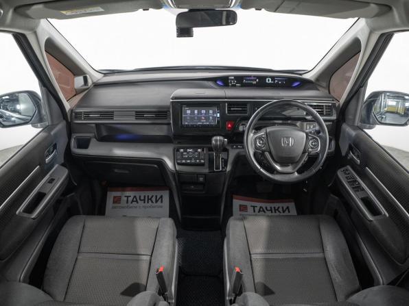 Honda Stepwgn V Рестайлинг с пробегом 2017 года, цена 2 230 000 рублей, 79007 км, минивэн, Автокод Объявления