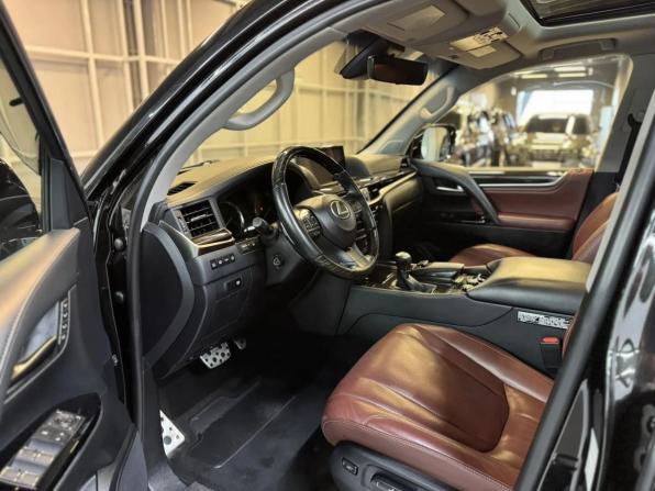 Lexus LX III Рестайлинг 2 с пробегом 2018 года, цена 10 697 000 рублей, 83204 км, внедорожник, Автокод Объявления