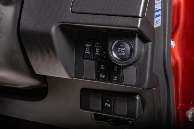 Toyota Tank I с пробегом 2019 года, цена 1 299 000 рублей, 98100 км, микровэн, Автокод Объявления
