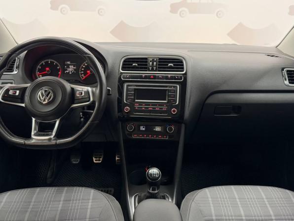 Volkswagen Polo V Рестайлинг с пробегом 2017 года, цена 1 295 000 рублей, 144203 км, седан, Автокод Объявления