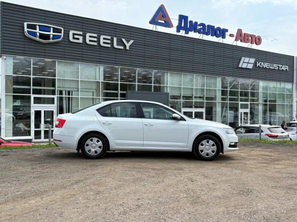 Skoda Octavia IV (A8) с пробегом 2021 года, цена 2 171 000 рублей, 130205 км, лифтбек, Автокод Объявления
