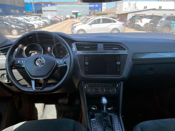 Volkswagen Tiguan II с пробегом 2018 года, цена 2 579 990 рублей, 147482 км, внедорожник, Автокод Объявления