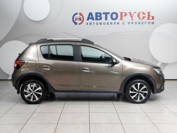 Renault Sandero II Рестайлинг с пробегом 2021 года, цена 1 145 000 рублей, 146000 км, хэтчбек, Автокод Объявления
