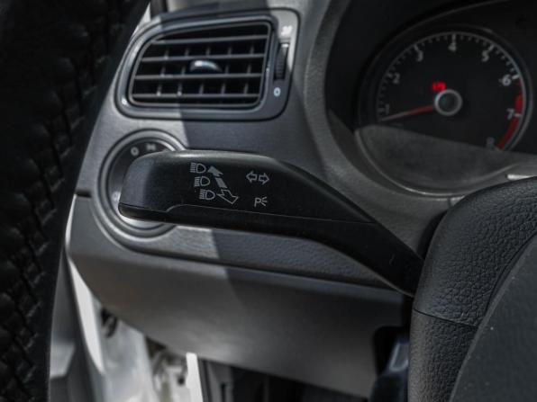 Volkswagen Polo V Рестайлинг с пробегом 2019 года, цена 1 059 000 рублей, 180849 км, седан, Автокод Объявления