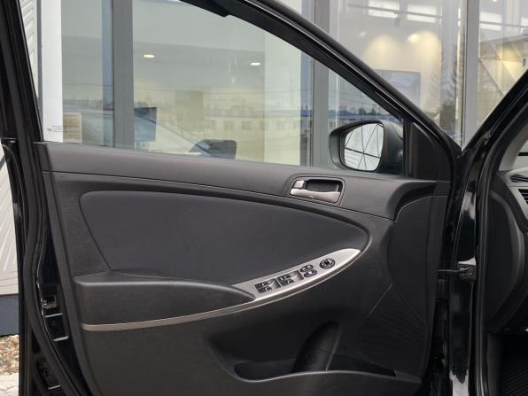 Hyundai Solaris I Рестайлинг с пробегом 2016 года, цена 1 069 000 рублей, 148403 км, седан, Автокод Объявления