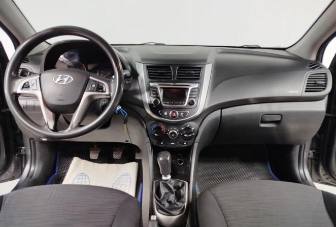 Hyundai Solaris I Рестайлинг с пробегом 2015 года, цена 811 000 рублей, 235785 км, седан, Автокод Объявления