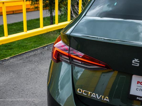 Skoda Octavia IV (A8) с пробегом 2022 года, цена 2 799 000 рублей, 98366 км, лифтбек, Автокод Объявления