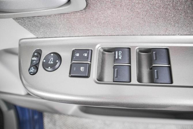 Honda Stepwgn V с пробегом 2016 года, цена 1 599 000 рублей, 141350 км, минивэн, Автокод Объявления
