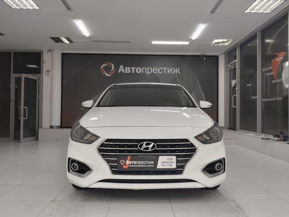 Hyundai Solaris II с пробегом 2017 года, цена 1 350 000 рублей, 203735 км, седан, Автокод Объявления