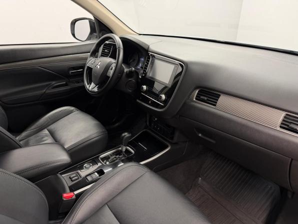 Mitsubishi Outlander III Рестайлинг 3 с пробегом 2020 года, цена 2 399 000 рублей, 73760 км, внедорожник, Автокод Объявления