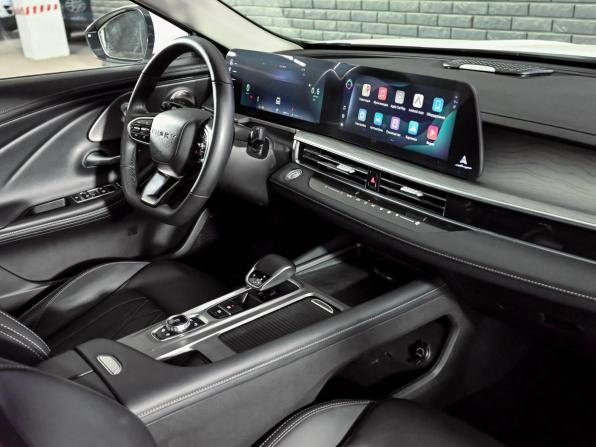 Chery Arrizo 8 с пробегом 2024 года, цена 2 300 000 рублей, 27821 км, седан, Автокод Объявления