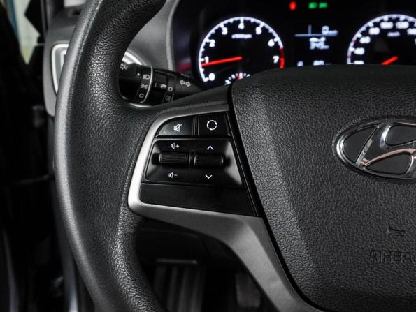 Hyundai Solaris II с пробегом 2019 года, цена 1 399 000 рублей, 101268 км, седан, Автокод Объявления