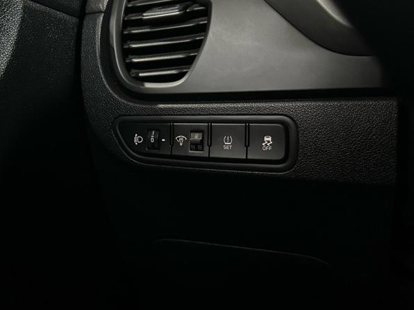 Kia Rio IV Рестайлинг с пробегом 2021 года, цена 1 659 000 рублей, 80125 км, седан, Автокод Объявления