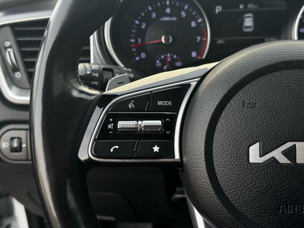 Kia Ceed III Рестайлинг с пробегом 2022 года, цена 1 970 000 рублей, 62000 км, хэтчбек, Автокод Объявления