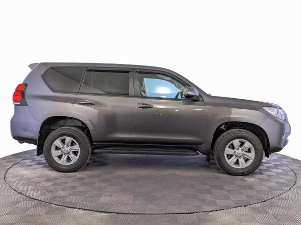 Toyota Land Cruiser Prado 150 Series Рестайлинг 2 с пробегом 2019 года, цена 4 200 000 рублей, 124743 км, внедорожник, Автокод Объявления