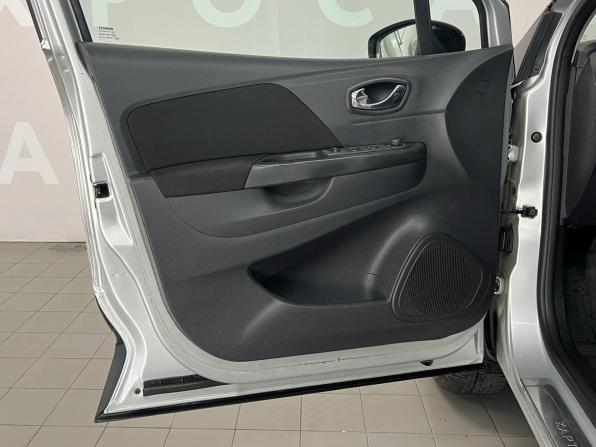 Renault Kaptur I с пробегом 2016 года, цена 1 149 000 рублей, 180000 км, внедорожник, Автокод Объявления