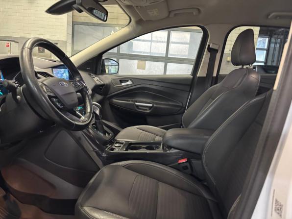Ford Kuga II Рестайлинг с пробегом 2017 года, цена 1 399 000 рублей, 205113 км, внедорожник, Автокод Объявления