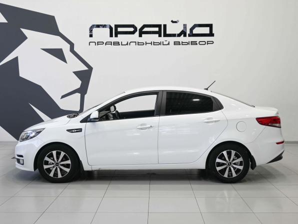 Kia Rio III Рестайлинг с пробегом 2015 года, цена 929 900 рублей, 197000 км, седан, Автокод Объявления