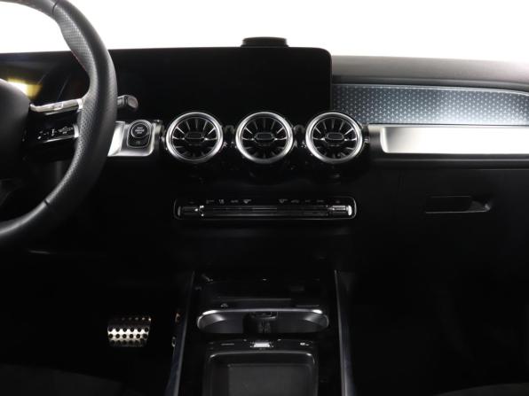 Mercedes-Benz GLB I (X247) Рестайлинг с пробегом 2024 года, цена 6 499 000 рублей, 3633 км, внедорожник, Автокод Объявления