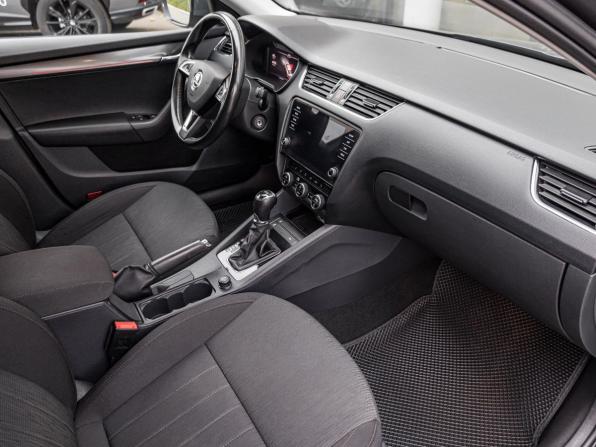 Skoda Octavia III (A7) Рестайлинг с пробегом 2019 года, цена 1 938 600 рублей, 129675 км, лифтбек, Автокод Объявления