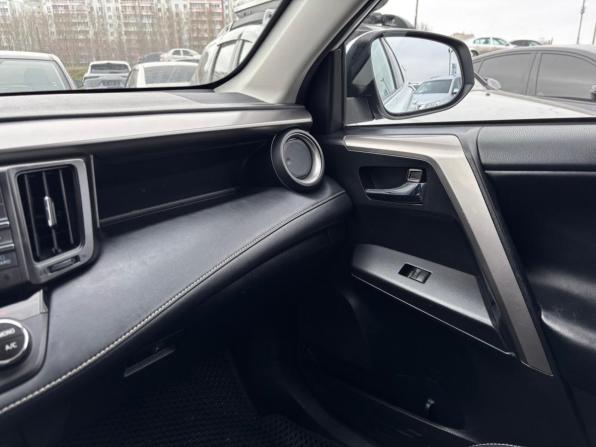 Toyota RAV4 IV (XA40) Рестайлинг с пробегом 2018 года, цена 2 295 000 рублей, 162309 км, внедорожник, Автокод Объявления
