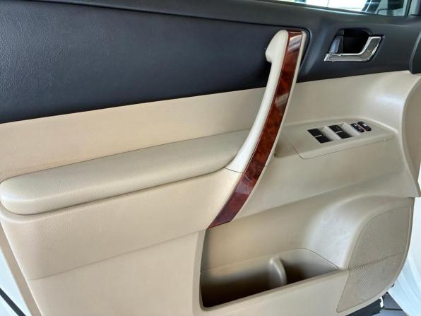 Toyota Highlander II (XU40) Рестайлинг с пробегом 2011 года, цена 1 725 000 рублей, 210000 км, внедорожник, Автокод Объявления