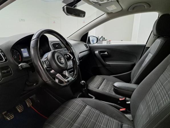 Volkswagen Polo V Рестайлинг с пробегом 2016 года, цена 1 119 000 рублей, 209835 км, седан, Автокод Объявления
