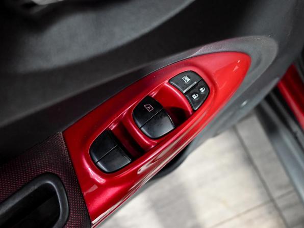 Nissan Juke I с пробегом 2011 года, цена 1 080 000 рублей, 133305 км, внедорожник, Автокод Объявления