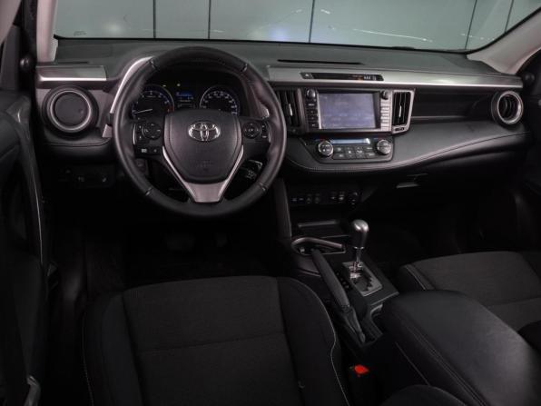 Toyota RAV4 IV (XA40) Рестайлинг с пробегом 2017 года, цена 1 799 000 рублей, 240910 км, внедорожник, Автокод Объявления