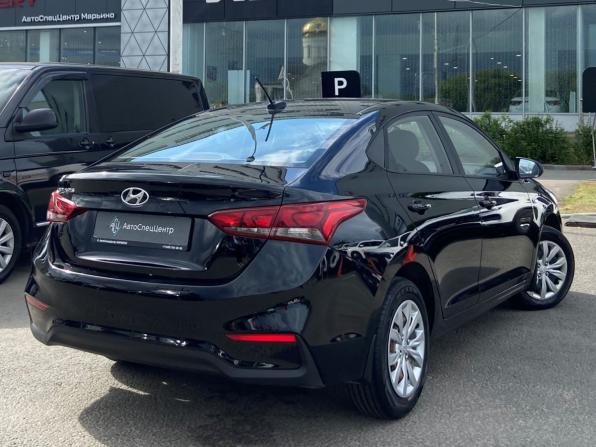 Hyundai Solaris II с пробегом 2018 года, цена 895 000 рублей, 161000 км, седан, Автокод Объявления