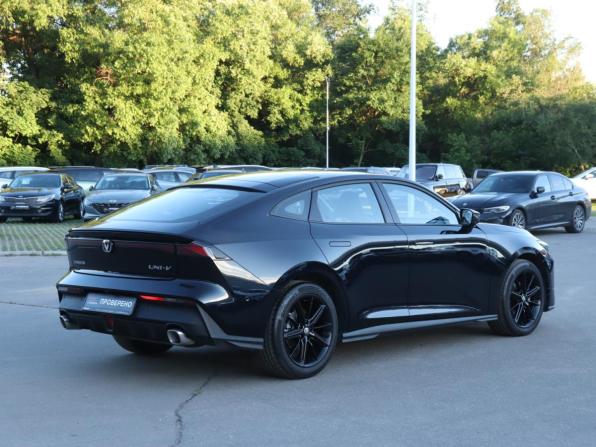 Changan UNI-V I с пробегом 2024 года, цена 2 328 000 рублей, 16229 км, лифтбек, Автокод Объявления