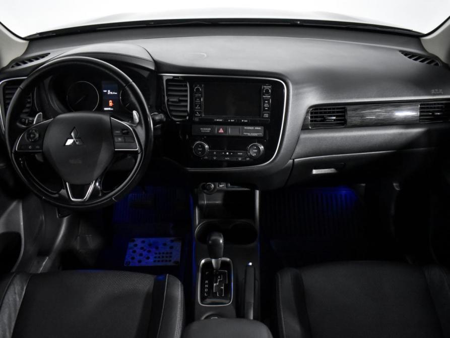 Mitsubishi Outlander III Рестайлинг 2 Санкт-Петербург  - изображение 11