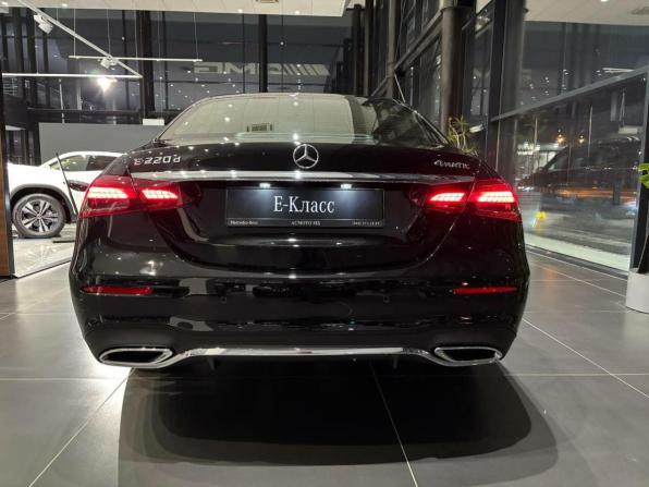 Mercedes-Benz E-Класс V (W213 S213 C238) Рестайлинг с пробегом 2024 года, цена 9 600 000 рублей, 1 км, седан, Автокод Объявления