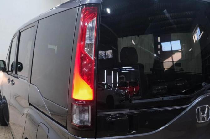 Honda Stepwgn V с пробегом 2015 года, цена 1 499 000 рублей, 390000 км, минивэн, Автокод Объявления