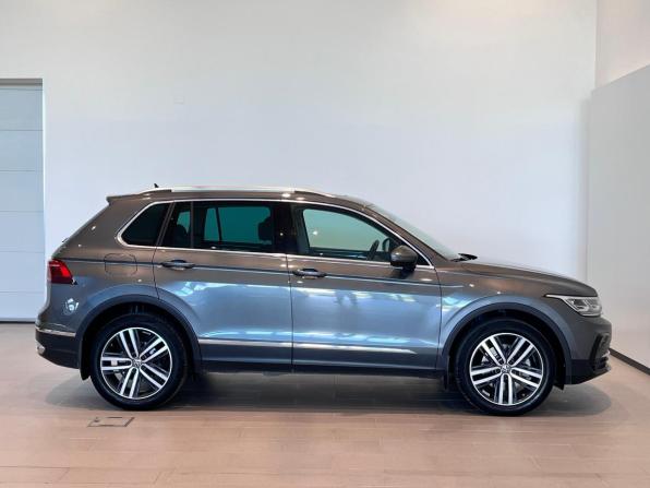 Volkswagen Tiguan II Рестайлинг с пробегом 2021 года, цена 3 120 000 рублей, 147750 км, внедорожник, Автокод Объявления