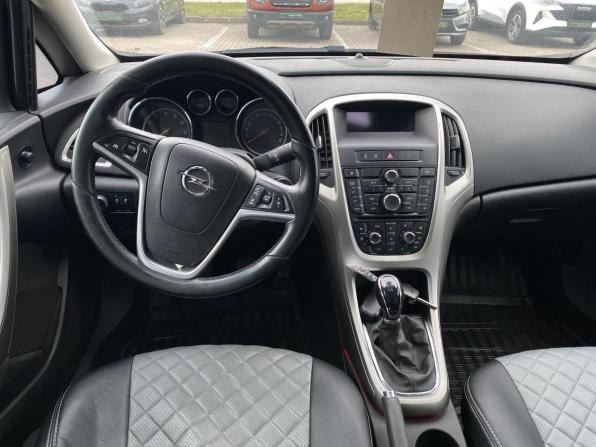 Opel Astra J с пробегом 2011 года, цена 599 000 рублей, 147332 км, хэтчбек, Автокод Объявления
