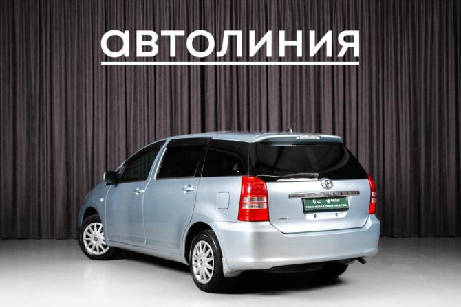 Toyota Wish I с пробегом 2003 года, цена 650 000 рублей, 240000 км, минивэн, Автокод Объявления