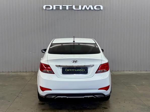 Hyundai Solaris I Рестайлинг с пробегом 2015 года, цена 1 037 000 рублей, 175477 км, седан, Автокод Объявления