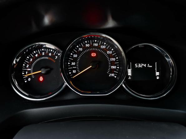 Renault Logan II Рестайлинг с пробегом 2019 года, цена 1 349 000 рублей, 53241 км, седан, Автокод Объявления