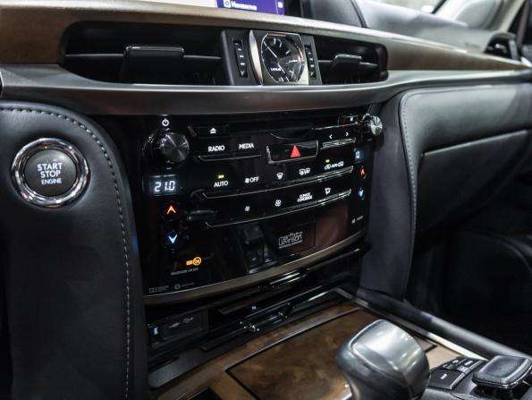 Lexus LX III Рестайлинг 2 с пробегом 2016 года, цена 6 599 700 рублей, 92716 км, внедорожник, Автокод Объявления