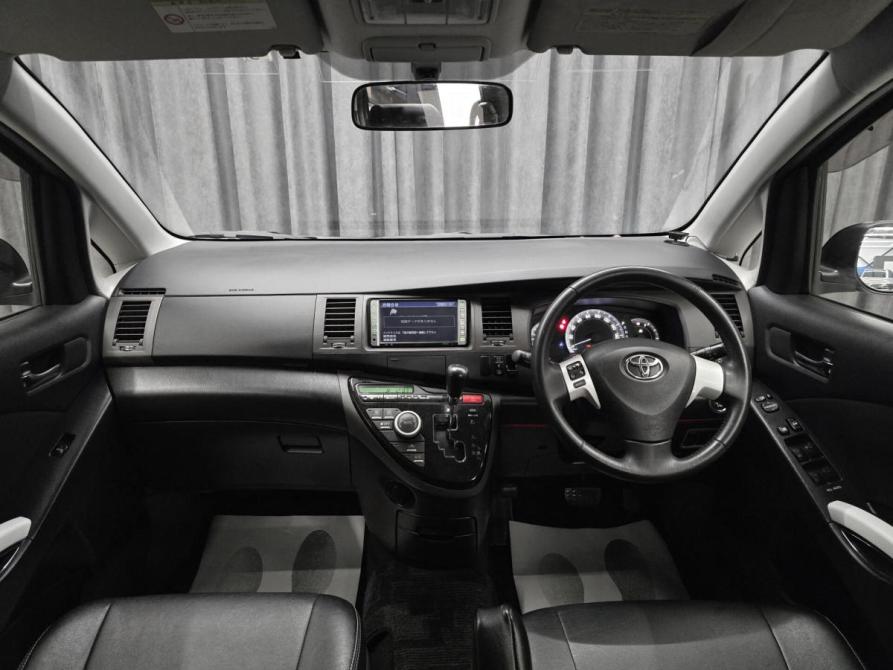 Toyota ISis I Рестайлинг Красноярск  - изображение 12