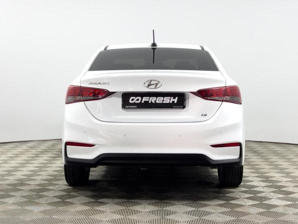Hyundai Solaris II с пробегом 2019 года, цена 1 369 000 рублей, 111771 км, седан, Автокод Объявления