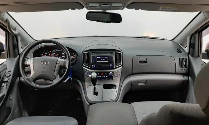 Hyundai H-1 II Рестайлинг 2 с пробегом 2018 года, цена 2 629 000 рублей, 148943 км, минивэн, Автокод Объявления