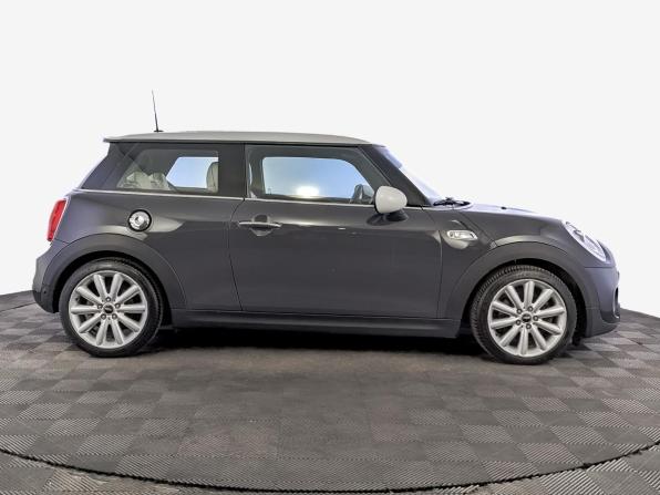 Mini Hatch III (F55/F56) с пробегом 2016 года, цена 2 025 000 рублей, 68903 км, хэтчбек, Автокод Объявления