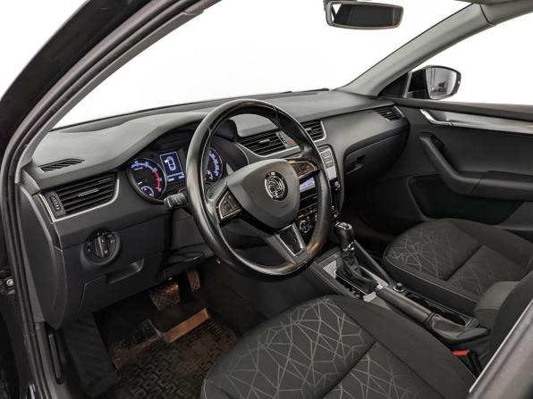 Skoda Octavia III (A7) Рестайлинг с пробегом 2018 года, цена 1 670 000 рублей, 140525 км, лифтбек, Автокод Объявления