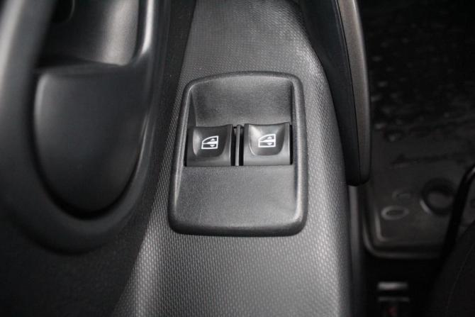 Renault Sandero II с пробегом 2015 года, цена 825 000 рублей, 142860 км, хэтчбек, Автокод Объявления