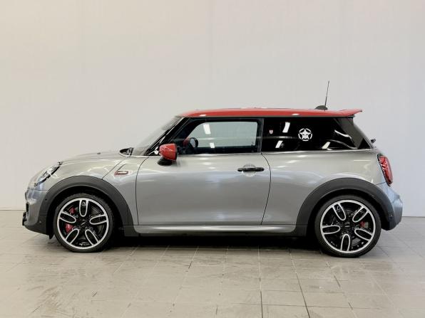 Mini Hatch III (F55/F56) Рестайлинг с пробегом 2021 года, цена 4 300 000 рублей, 2565 км, хэтчбек, Автокод Объявления